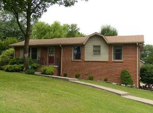 102 Crestmont Dr, Hendersonville, TN 37075