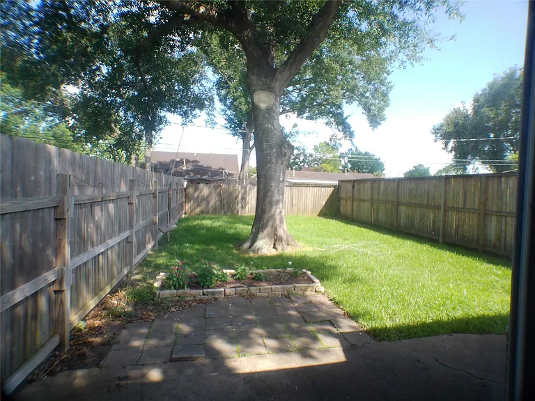 6350 Crestside Dr — Photo 28