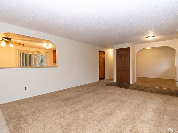 5th image of 9221 72nd Ave E