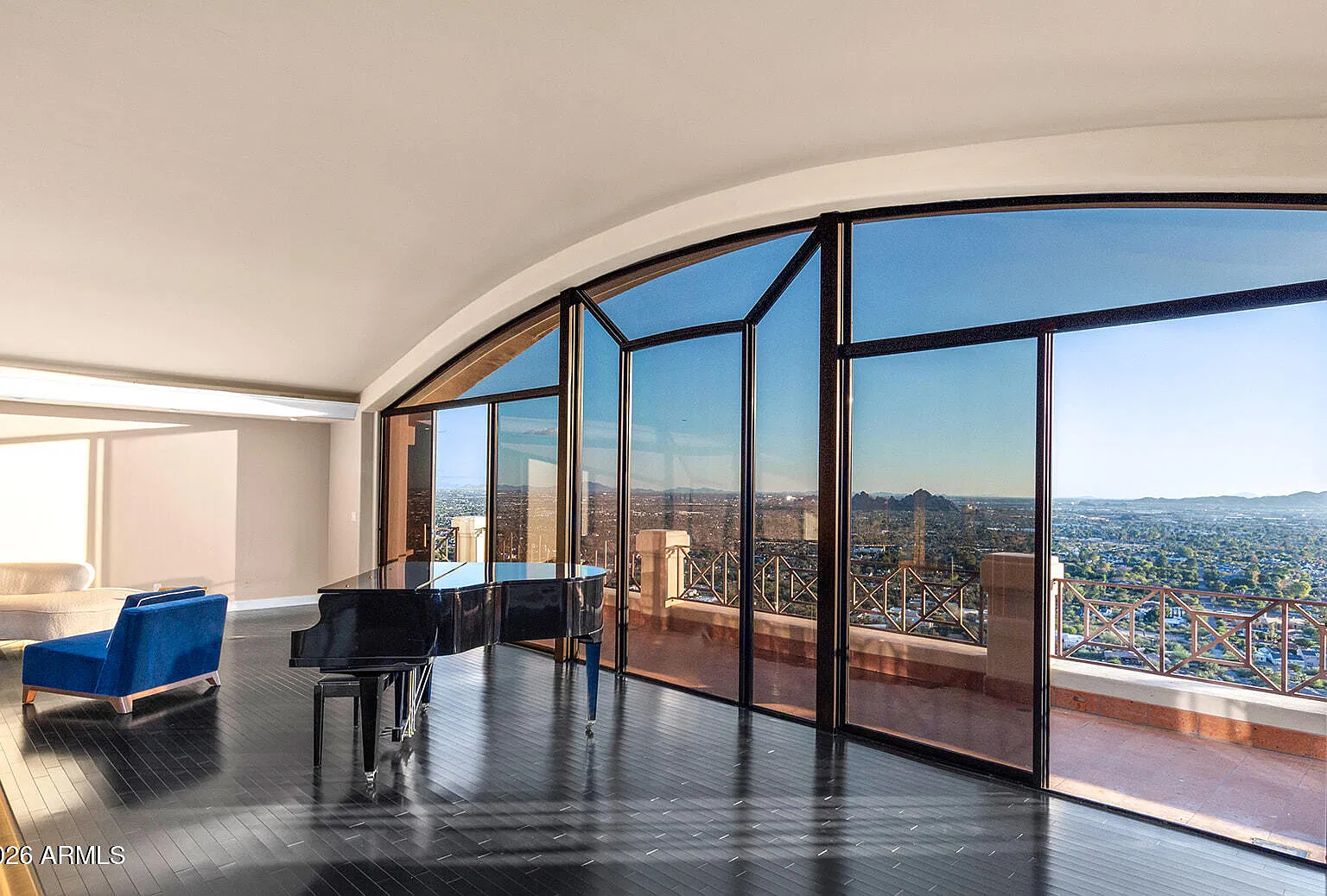 6 bed, 6.5 bath, 7900 sqft, $50,000 — Photo 3