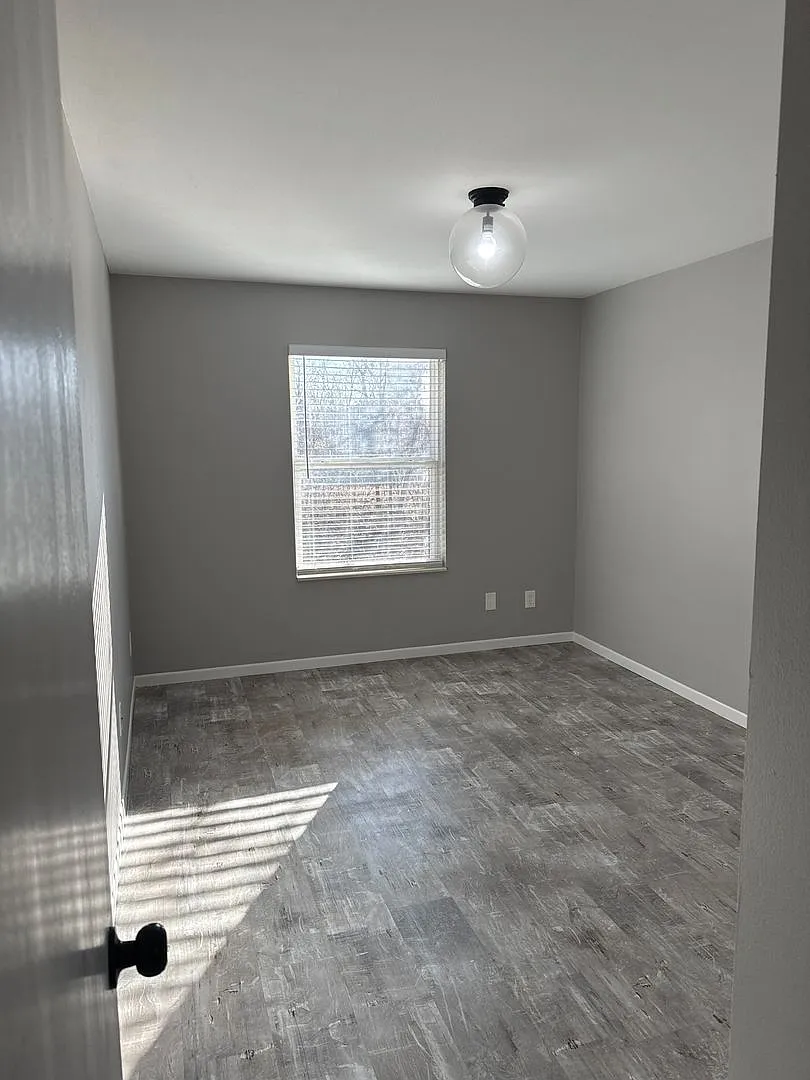 Urban Oasis Awaits! 2BR/2BA w/ balcony/patio, Close to Shopping and Entertainment! — Photo 3