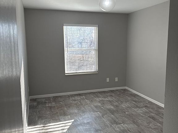 3rd image of 1051 Minns Dr #3