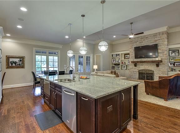 4th image of 4001 Ayleworth Ln