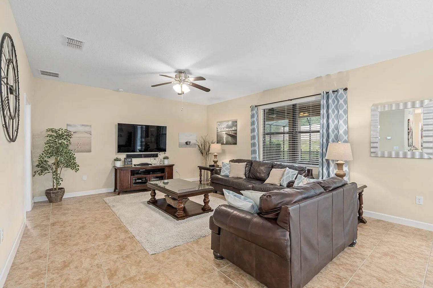 5 bed, 4.0 bath, 2841 sqft, $6,126 — Photo 2