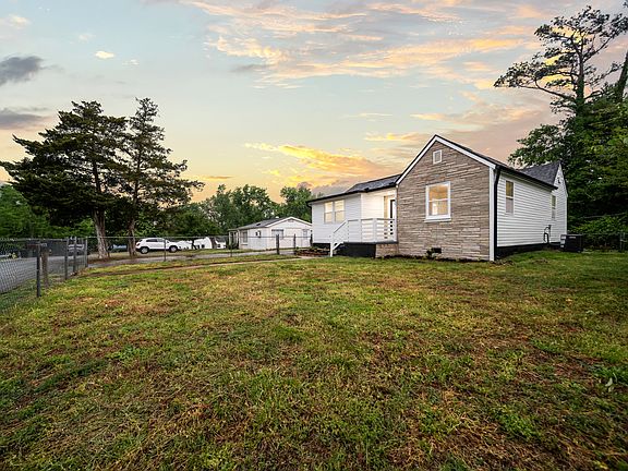 3rd image of 353 Hickory Hts