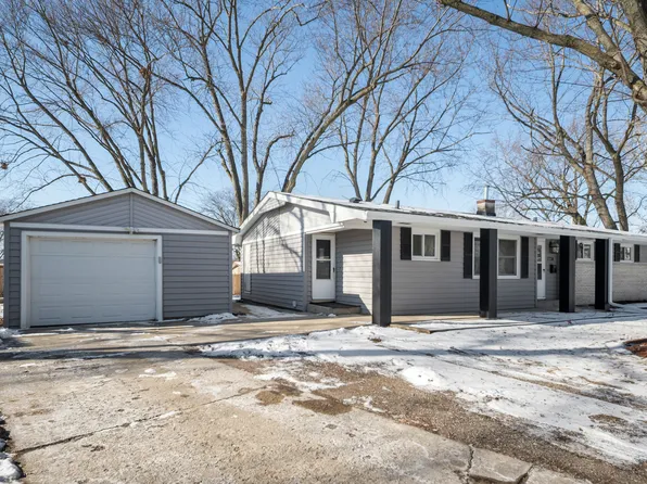 1734 Rosedale Ct, Aurora, IL 60506