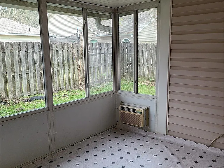 112 Mirabelle Cir — Photo 19