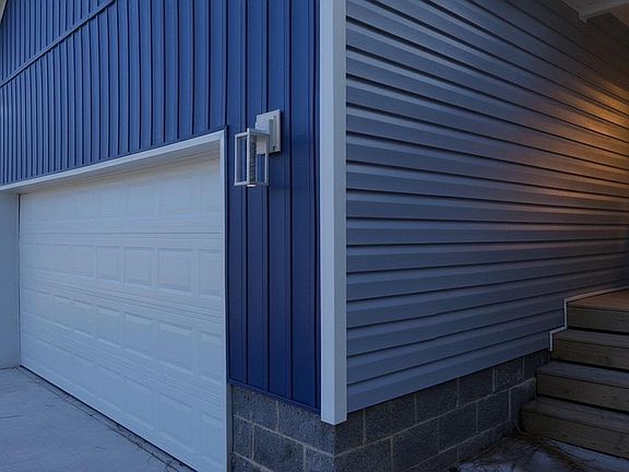 3rd image of 105 Goodrich St