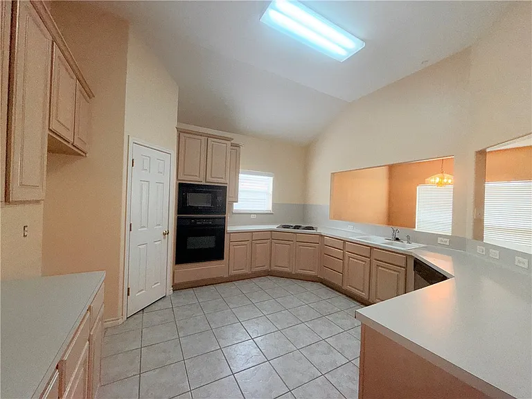 344 Wright Dr — Photo 6