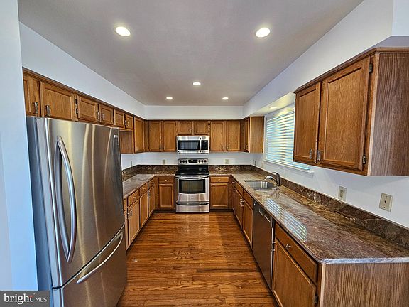 5th image of 6031 Keble Dr