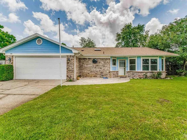658 Cedar Bluff Dr, Pensacola, FL 32506