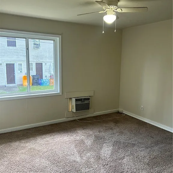 202 Monticello Dr — Photo 9