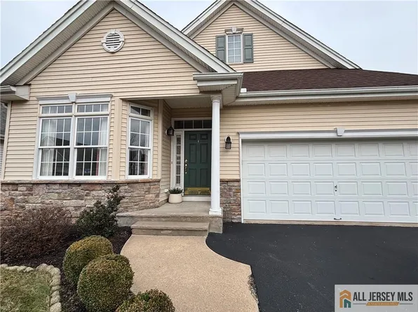 11 Stryker Rd, Somerset, NJ 08873