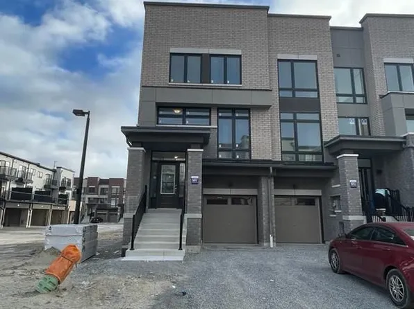 815 Stanstead Path, Oshawa, ON L1K 3G4