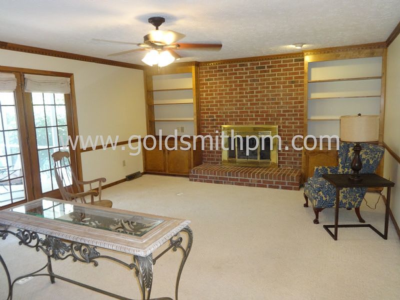 2nd image of 102 Crosswinds St