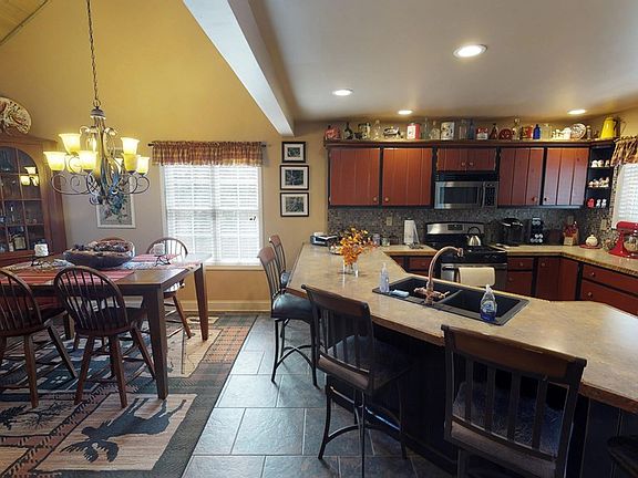 5th image of 7799 Vista Rise Dr