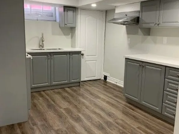 317 Mohawk Rd E, Hamilton, ON L9A 2J5