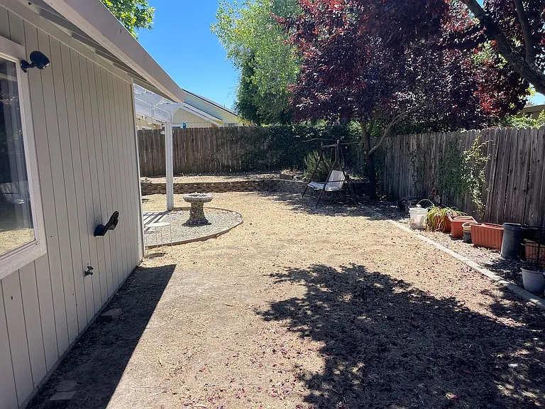 143 Goldenwest Ct — Photo 33