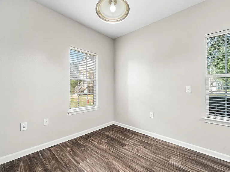 Maple Village Apartments — Photo 102