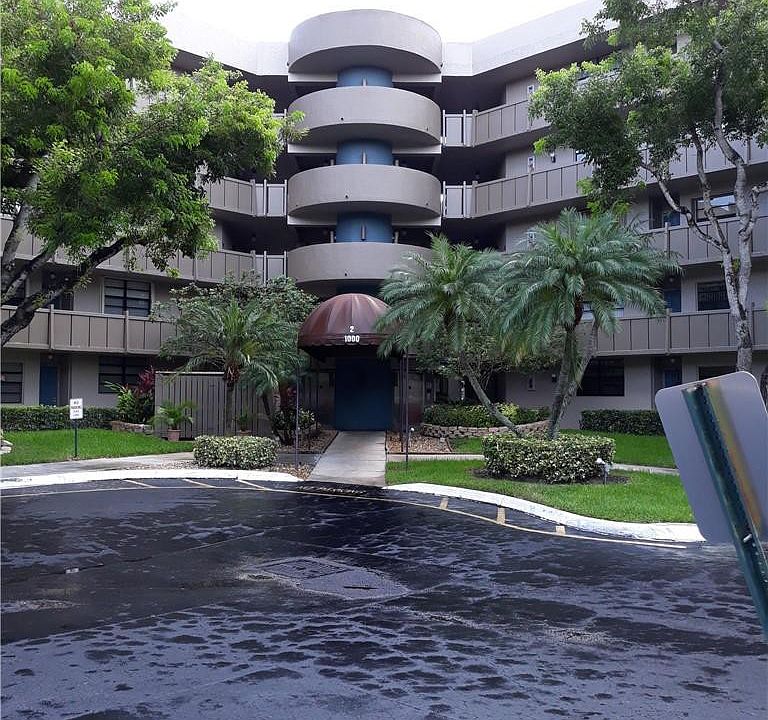 1st image of 1000 NW Colony Point Circle #123