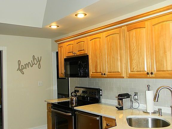 3rd image of 5 Audrey St
