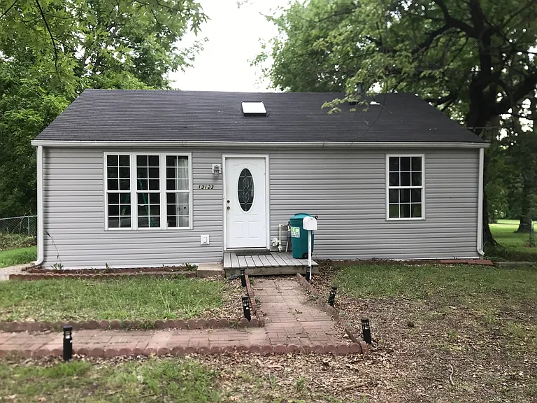 13123 Parker Ave — Photo 1