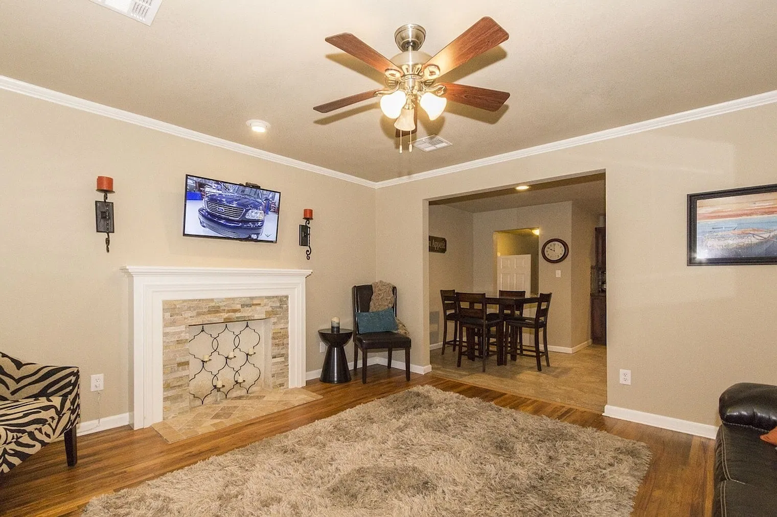 4 bed, 2.0 bath, $6,007 — Photo 2