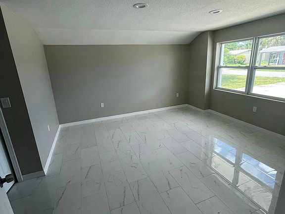 3rd image of 5937 Richard Pl