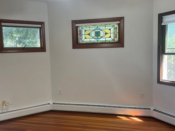 4th image of 43 Knoll St #1