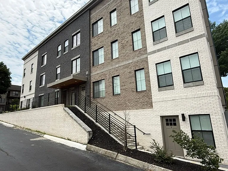 2209 Highland Ave — Photo 29