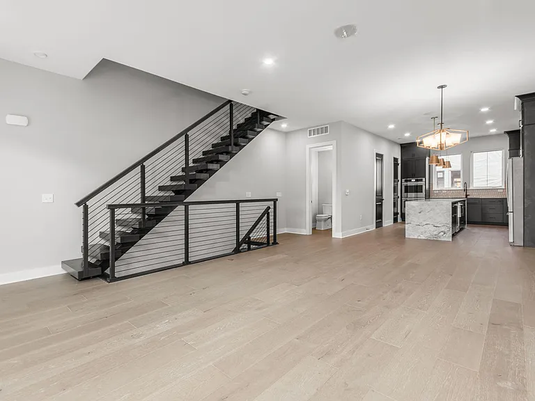 1247 Perry St — Photo 41
