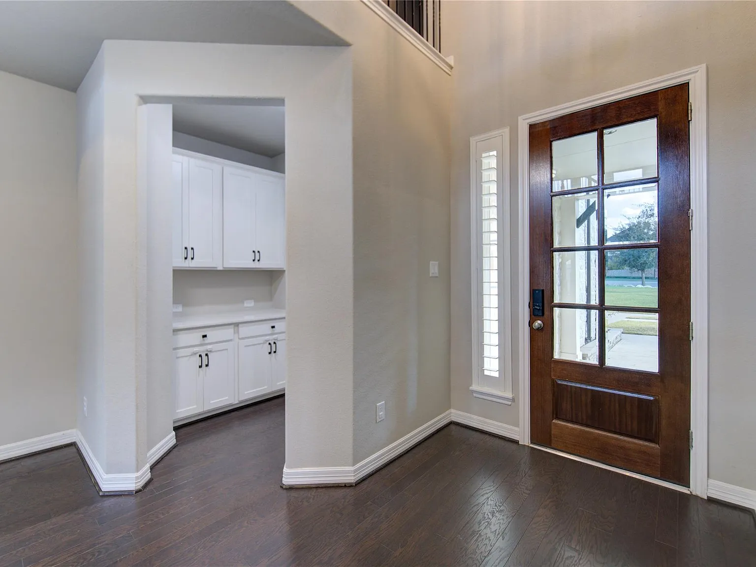 5 bed, 4.5 bath, 3262 sqft, $3,350 — Photo 3