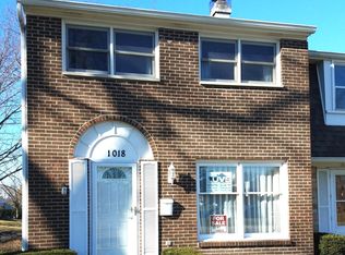1018 Denham Pl, Schaumburg, IL 60194