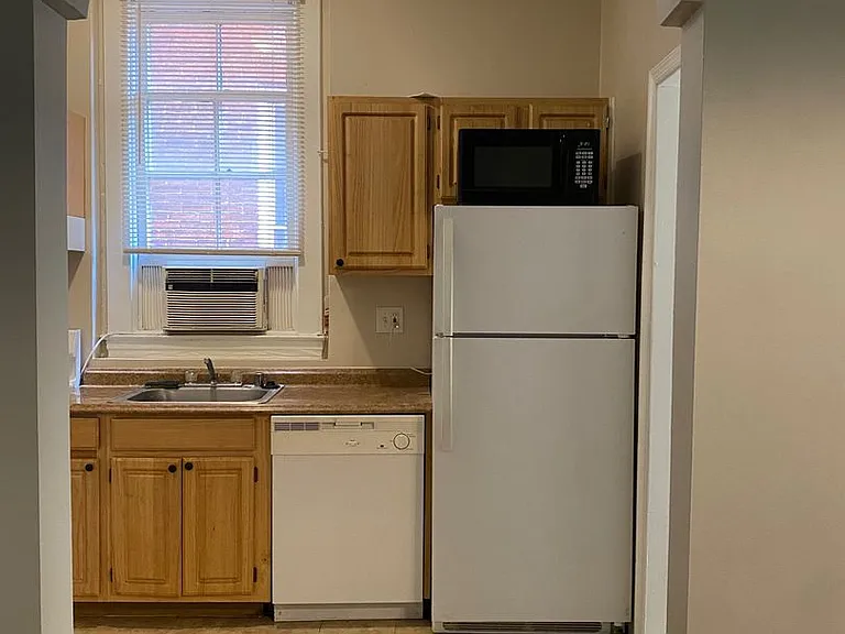 1410 Eutaw Pl — Photo 8