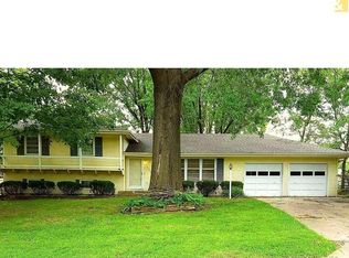 12208 E 40th St S, Independence, MO 64052