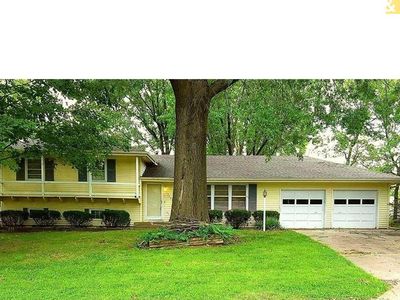 12208 E 40th St S, Independence, MO, 64052