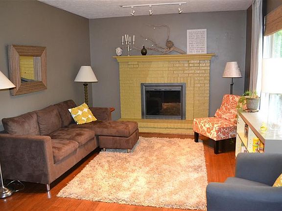 4th image of 639 Candleridge Dr
