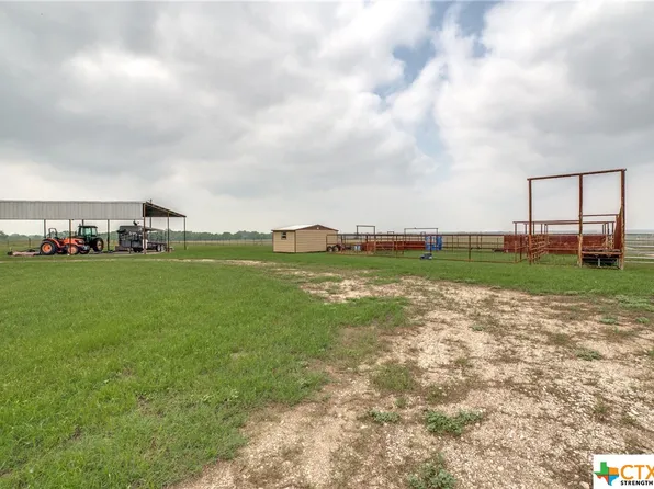 2597 Sherrill Rd, Kingsbury, TX 78638