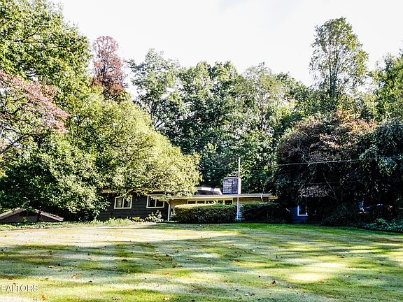 3rd image of 3308 Timberlake Dr