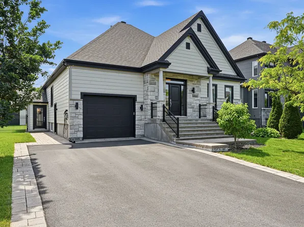 130 Rue Bourgeois, Saint Mathieu De Beloeil, QC J3G 0N1