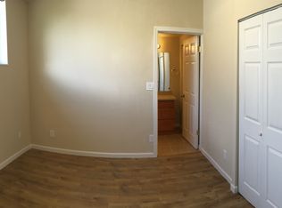 18061 9th Ave NE, Seattle, WA 98155