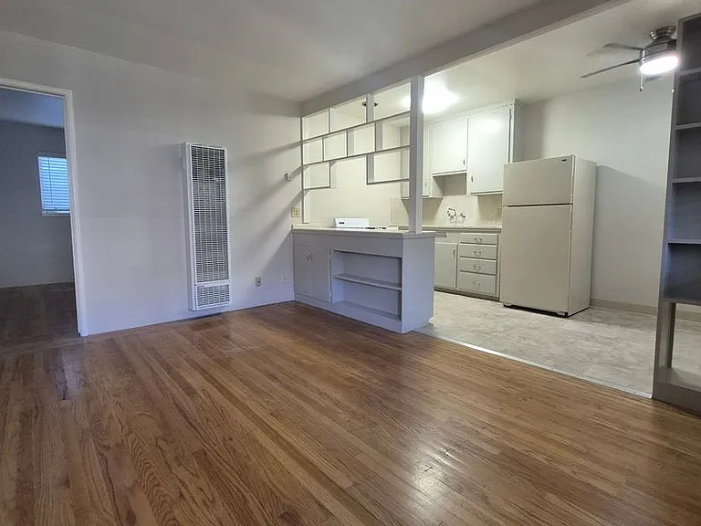 2508 L Street Classic Midtown Living — Photo 9