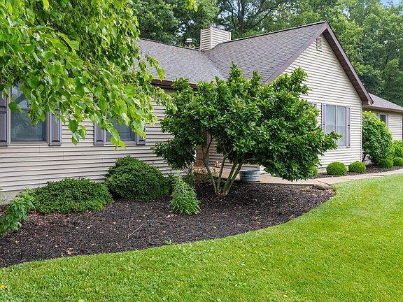 5th image of 16321 Lewis Rd
