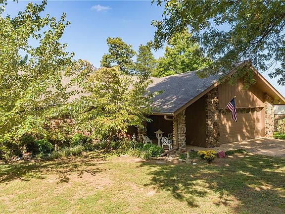 3rd image of 402 Azure Hills Dr