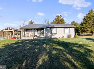 14438 Hollow Rd, Hancock, MD 21750