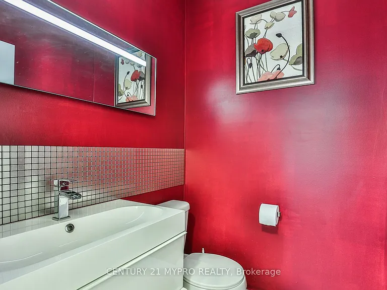431 Woodspring Ave E — Photo 11