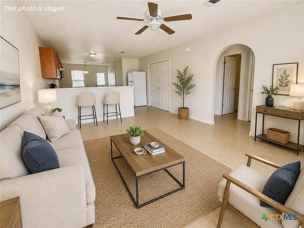 3 bed, 1178 sqft, $925 — Photo 3