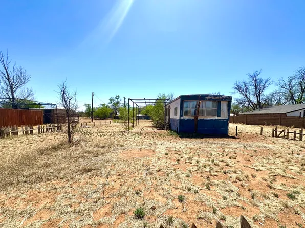 1719 S 5th St, Tahoka, TX 79373