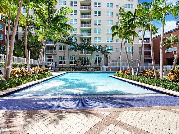 3rd image of 2000 N Bayshore Dr APT 506