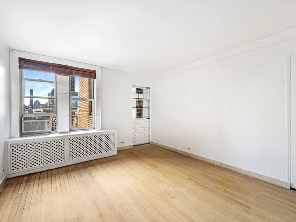 315 East 68th Street image 8 of 14